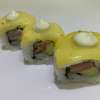 Flamed Chizu Sake Avocado Maki (4st)